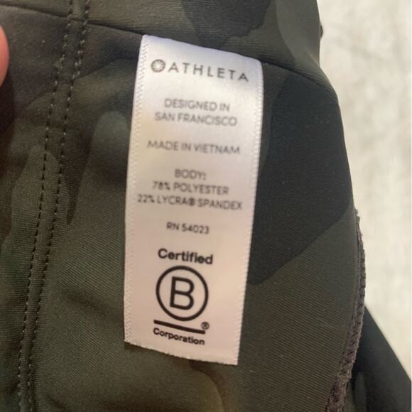 Athleta women's size large petite Green Camouflage Capri leggings - Picture 5 of 10